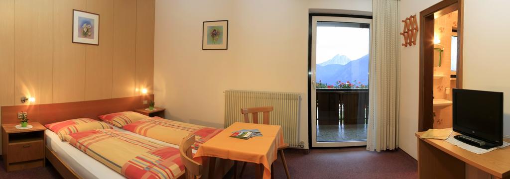 Pension Rastnerhof Luson Bagian luar foto